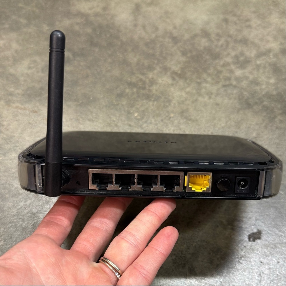 Netgear N150 Wireless Router WNR1000 v3 WiFi Broadband Router w Adapter - Picture 6 of 9